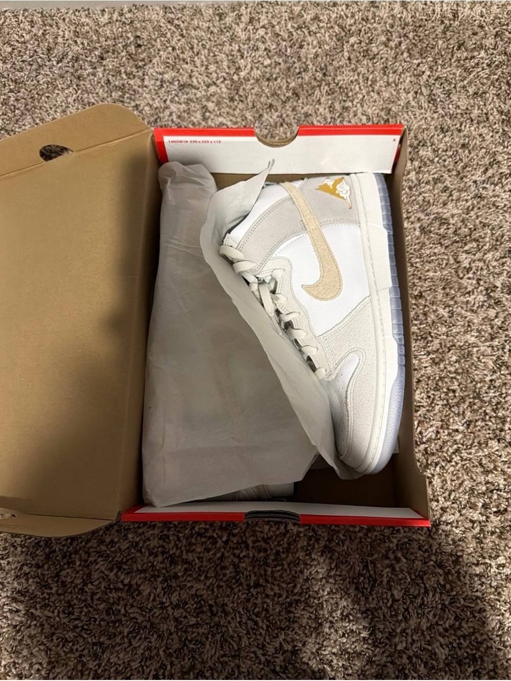 Nike Men’s Low-Top Sneakers in White and Beige with Gold Accent